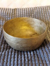 Tibetische Klangschale handgearbeitet 16 cm 664 Gramm