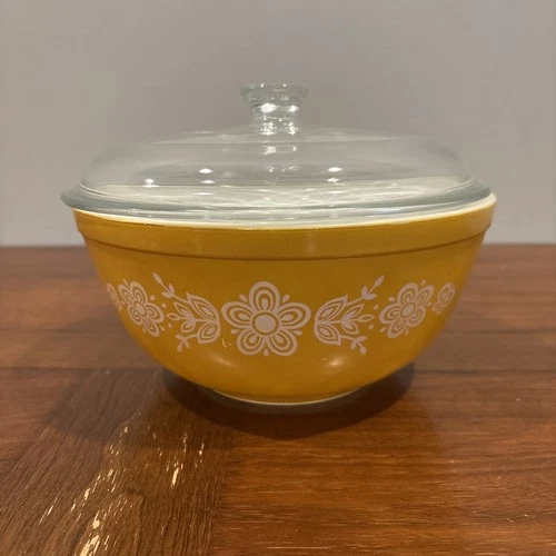 Vintage Pyrex MCM Butterfly Gold Mixing Bowl #403 Yellow -White Flowers 2 1/2 QT