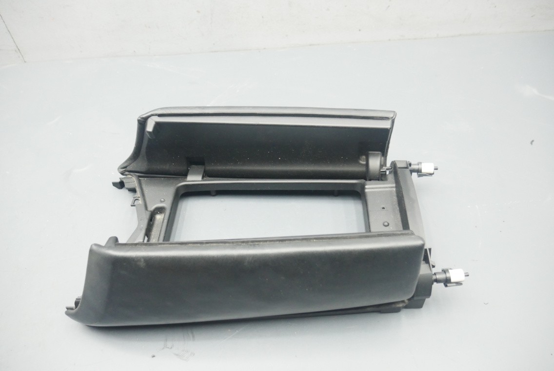 2014-2020 Maserati Ghibli Center Console Armrest Arm Rest B0008375 OEM