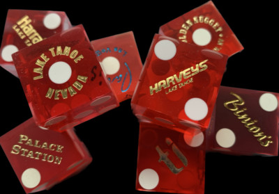 20 X ZUFÄLLIGE CASINO WÜRFEL / CRAPS GEMISCHTE FARBEN - LADENAUFLÖSUNG LAS VEGAS, RENO