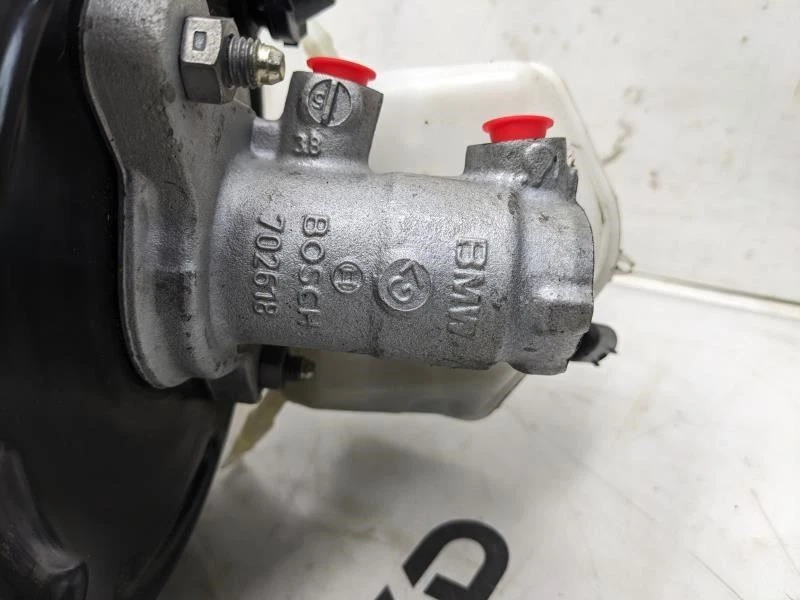 17-20 BMW 430i xDrive Power Brake Booster Master Cylinder Reservoir 6872135 OEM - Image 4 of 4