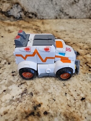 Playskool Tranformer Medix Doc-Bot Hero Rescue Bots One Button Orange/White