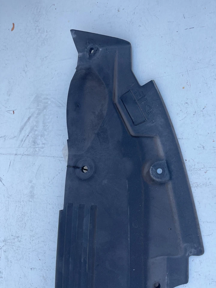06-11 Cadillac DTS Genuino GM Soporte de Radiador Mira Protector 15828731 USADO OEM Foto 3 de 4
