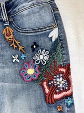 Women's Twenty-One Black Label by Rue 21 Premium Embroidered Jeans Size 9/10R Jr