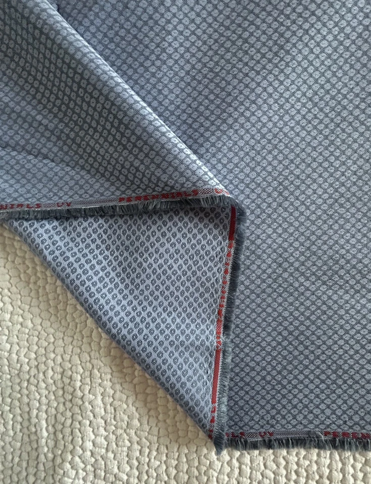 TELA PERENNE EXTERIOR/INTERIOR, 3 yardas, patrón “SHIBORI” en azul francés Foto 2 de 4