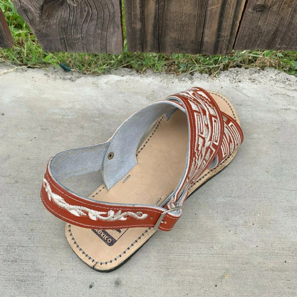 SANDALIAS MEXICANAS DE CUERO BORDADAS HURACHE CRUZADO BORDADO MEXICANO PARA HOMBRE Foto 4 de 4