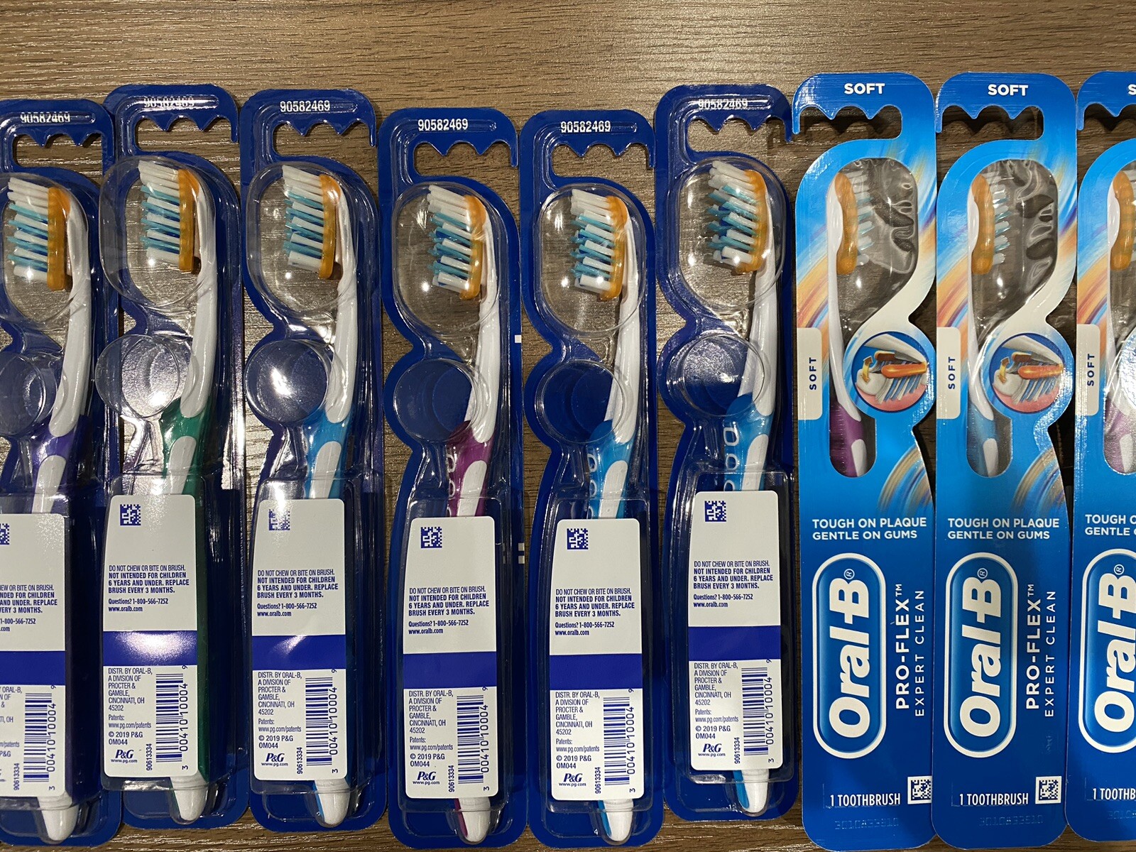 (72 Ct) OralB ProFlex Expert Clean SOFT Bristle Toothbrush WHOLE