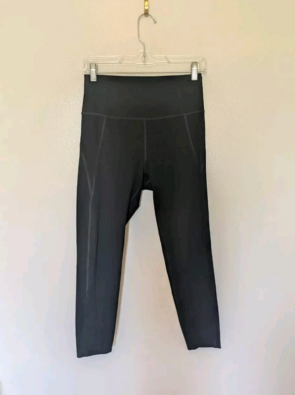 girlfriend-collective cropped leggings