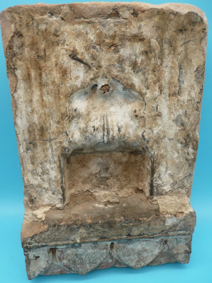 Ancien autel religieux en pierre sculptée / Niche protectrice  N°7 / Inde - Photo 3/4