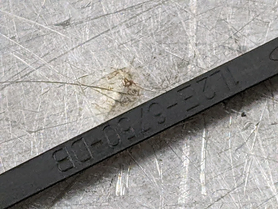 Varilla de medición de aceite de motor de 2003 Ford Explorer 4.0 1L2E6750DB Foto 3 de 4