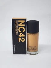 MAC NC42 Studio Fix Fluid Foundation SPF 15