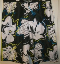 Zero Xposur Black White Quick Dry Swim Suit Trunks Shorts Boys Size 18 / 20 NWT