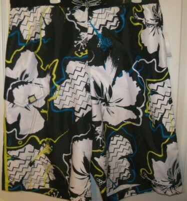 Zero Xposur Black White Quick Dry Swim Suit Trunks Shorts Boys Size 18 / 20 NWT 