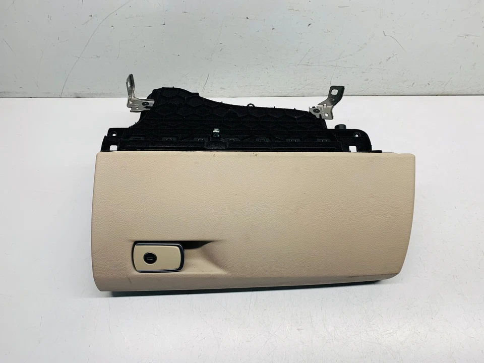 Guantera BMW 335D 2018 X-DRIVE M-SPORT F30 Foto 3 de 4