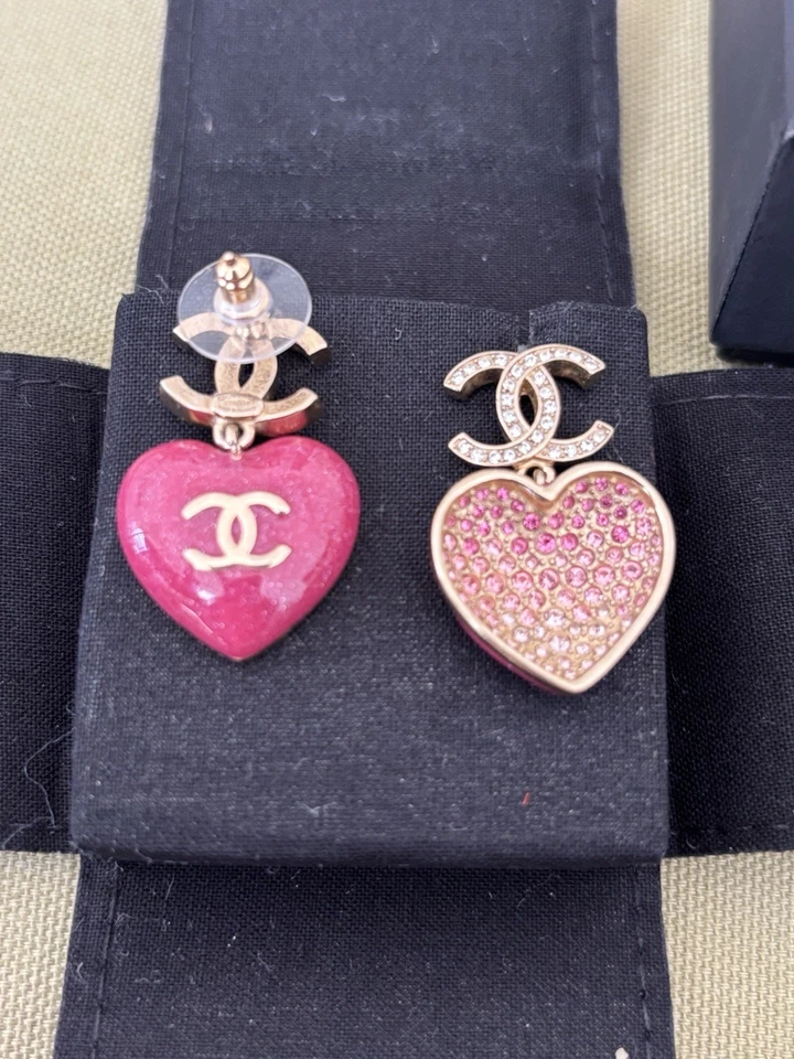 Chanel CC Herzform Ohrringe - Bild 4 von 4