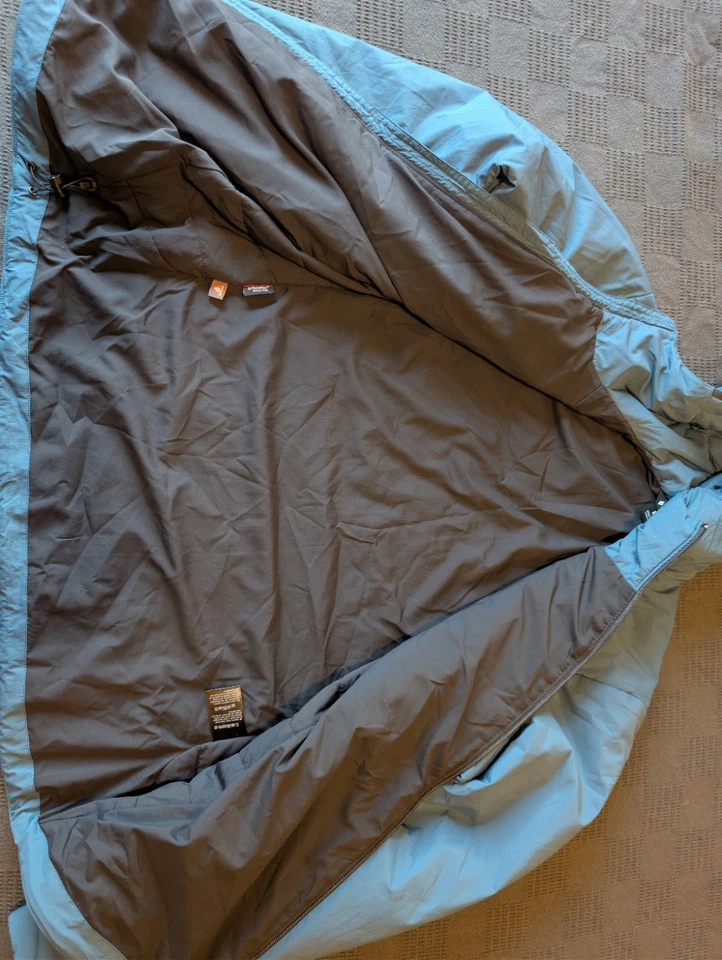 Chaqueta con Capucha Para Hombre Negra Diamante Primera Luz Elastizada Talla Grande Azul Medianoche Foto 4 de 4