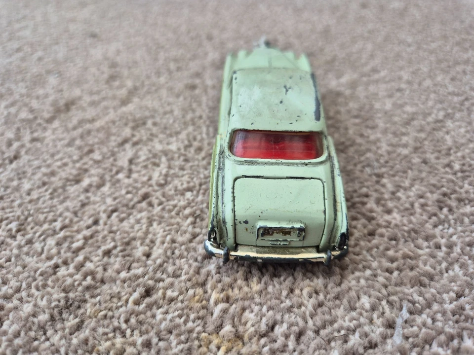 VINTAGE ORIGINAL 1960S CORGI TOYS 224 BENTLEY CONTINENTAL SPORTS SALOON CAR - Image 4 of 4