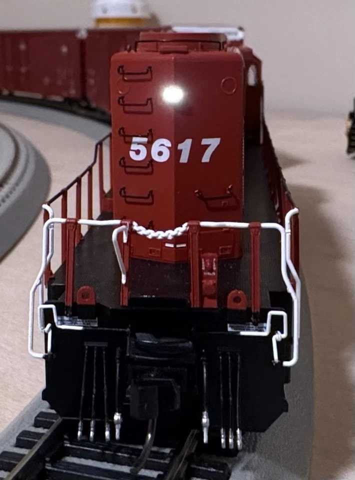 Bowser Ho Scale Sd40-2 Canadian Pacific ( DCC Only ). - Image 4 of 4