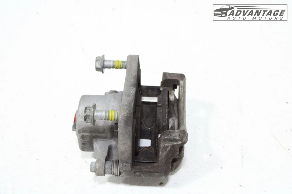 Chevrolet Malibu 2016-2025 tracción delantera derecha lado del pasajero ABS pinza de freno OEM Foto 4 de 4