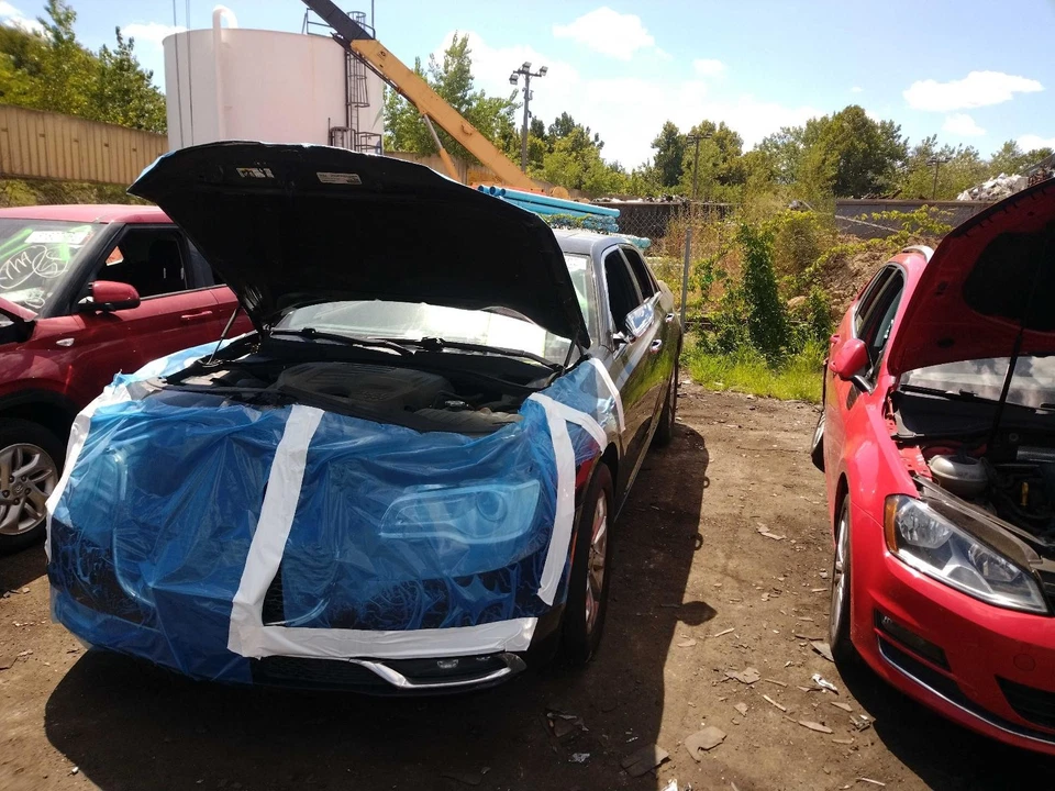 2015 CHRYSLER 300 Washer Fluid Reservoir OEM Black 3.6L 123K Miles Foto 3 de 4