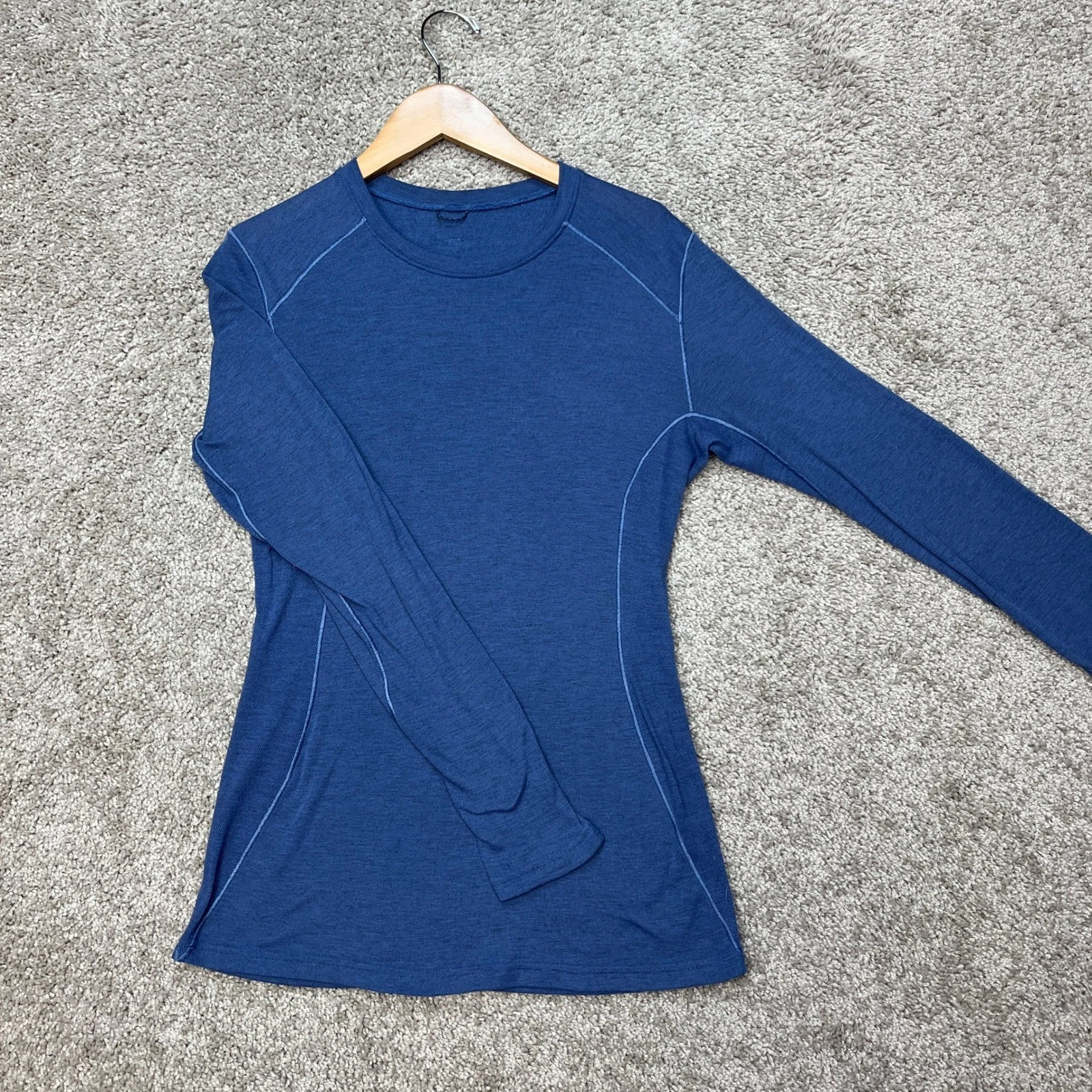 KUHL Top Womens Small Blue Heathered Long Sleeve Thumbholes Akkomplice Krew EUC