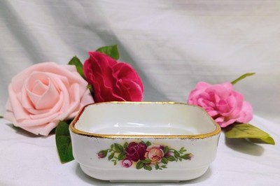 Royal Albert Old Country Roses 3 5/8'' Square Dish Trinket pintray Bone China 22k
