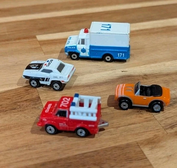 Lote aleatorio de 4 micro máquinas vintage años 80 policía, camión de bomberos y un camaro Foto 2 de 4