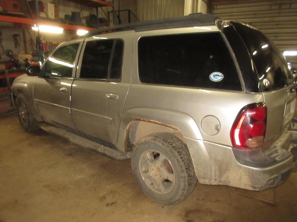 二手后左门组件后侧适合:2004 雪佛兰 Trailblazer ext 门 — 第 2/4 张图片