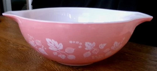 Pyrex Pink Gooseberry Cinderella four Quart Bowl #444
