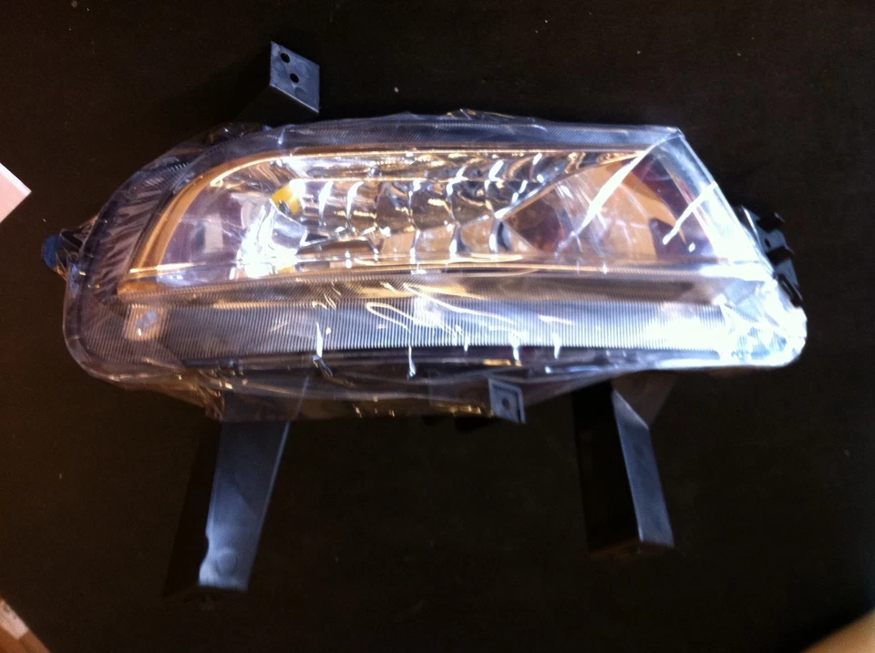 LÁMPARA LUZ ANTINIEBLA LADO DERECHO PASAJERO PARA BUICK LACROSSE 2014-2016 (9011022) Foto 2 de 4