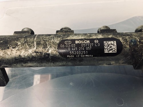 VAUXHALL VECTRA C SIGNUM BOSCH CARRIL DE COMBUSTIBLE DIÉSEL 55200251 0445214057 - Imagen 5 de 5