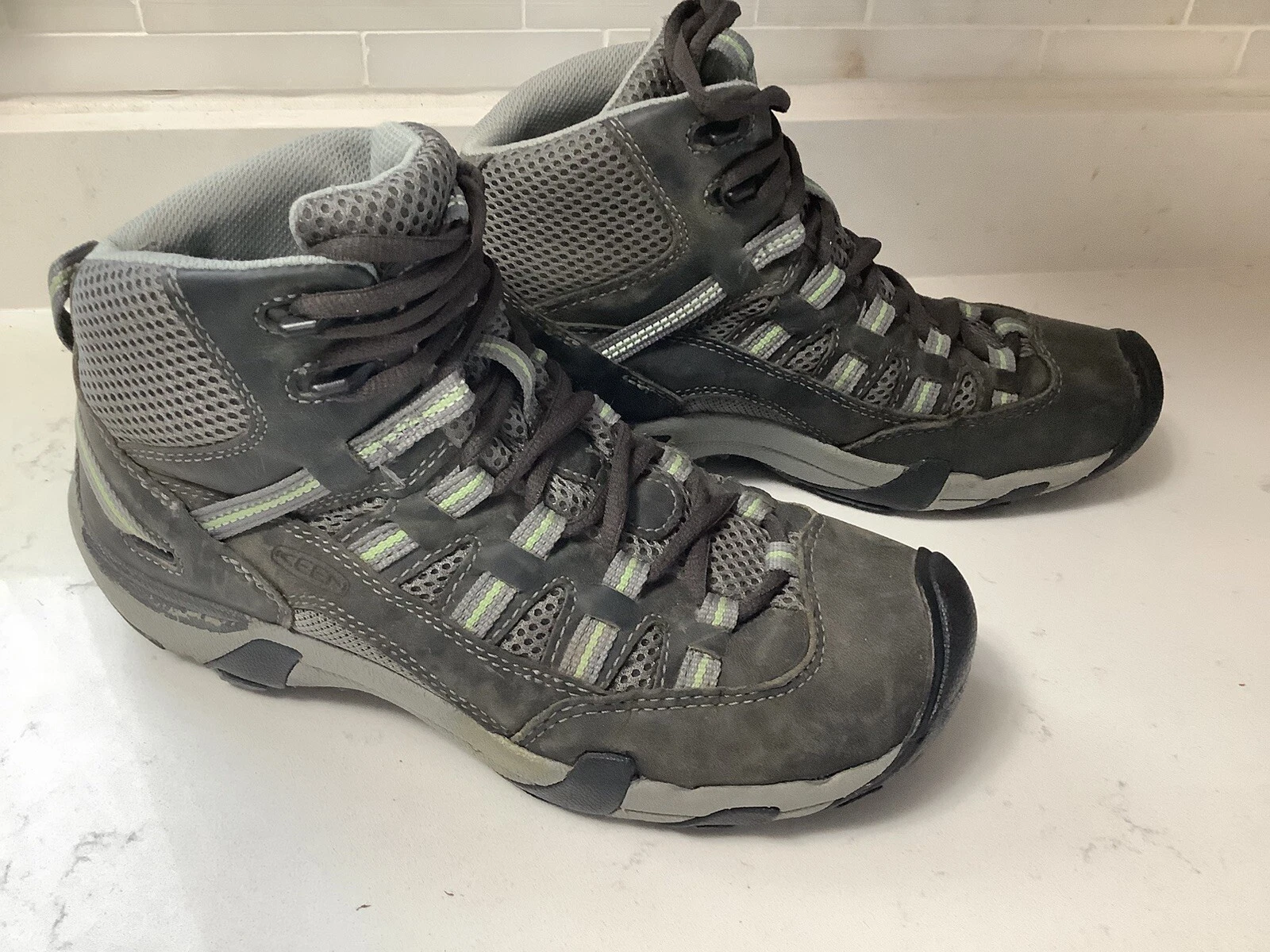 Keen - Alamosa Mid Women’s Hiking Boots Shoes Leather Gray Lace Up Sz 9