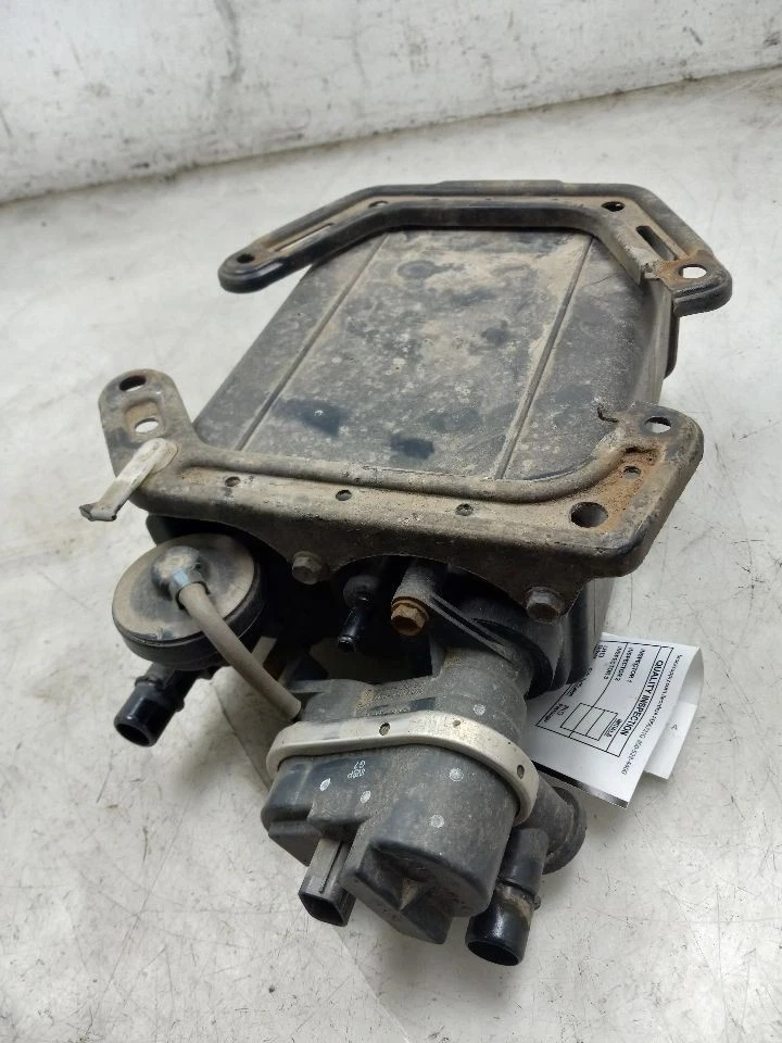 2007 TOYOTA TUNDRA 4.7L 4WD AT FUEL VAPOR CANISTER  - Image 4 of 4