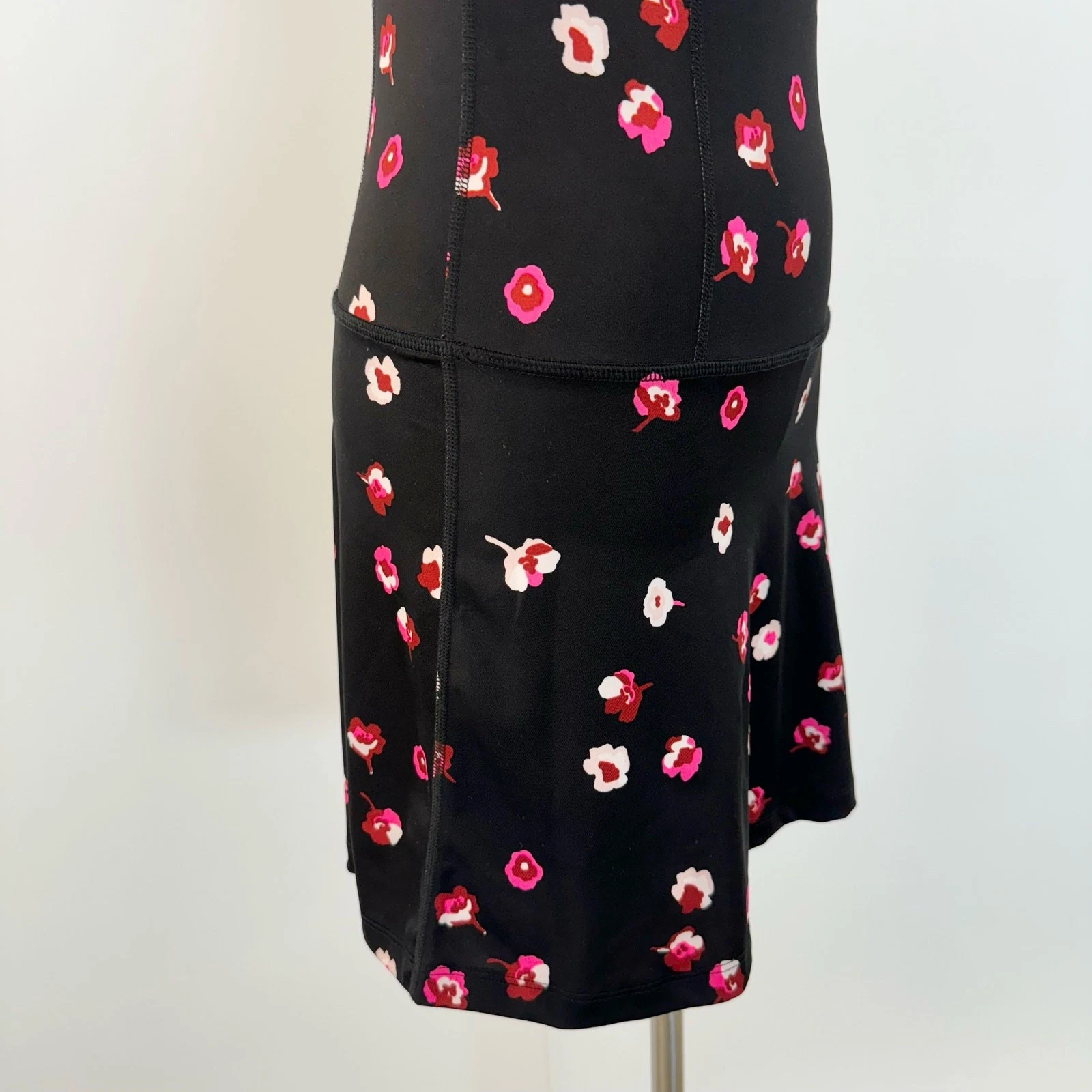 Pagliaccetto vestito tennis floreale Kate Spade x Beyond Yoga caduta taglia XS