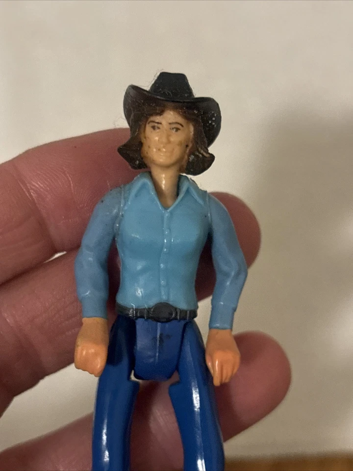 Lote de figuras de acción de colección 1979 Tonka Play People Rodeo Cowboy #476 & Cowgirl #477 Foto 2 de 4