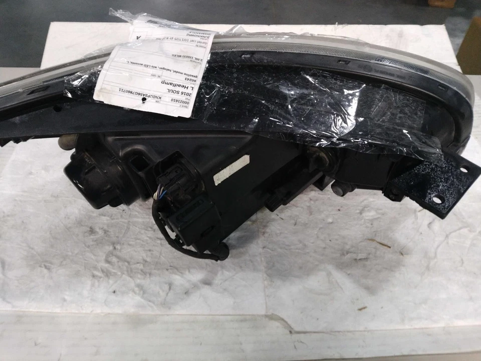 Conjunto de faros izquierdos usados se adapta a: Kia Soul 2016 halógeno L. sin detalles LED izquierdo Foto 2 de 4