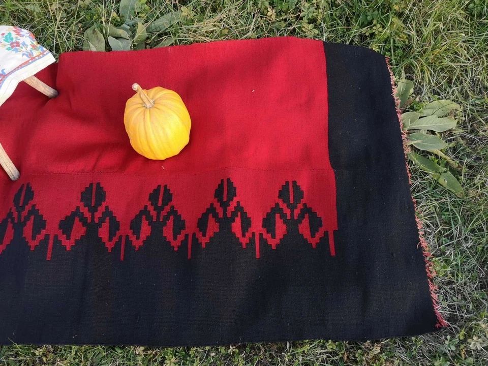 Hand woven on a loom runner, old natural sheep wool runner - Image 3 of 4