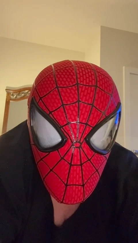 The Amazing Spider Man 2 Mask Moving Eyes with LED Lights Remote Control - Image 2 of 4
