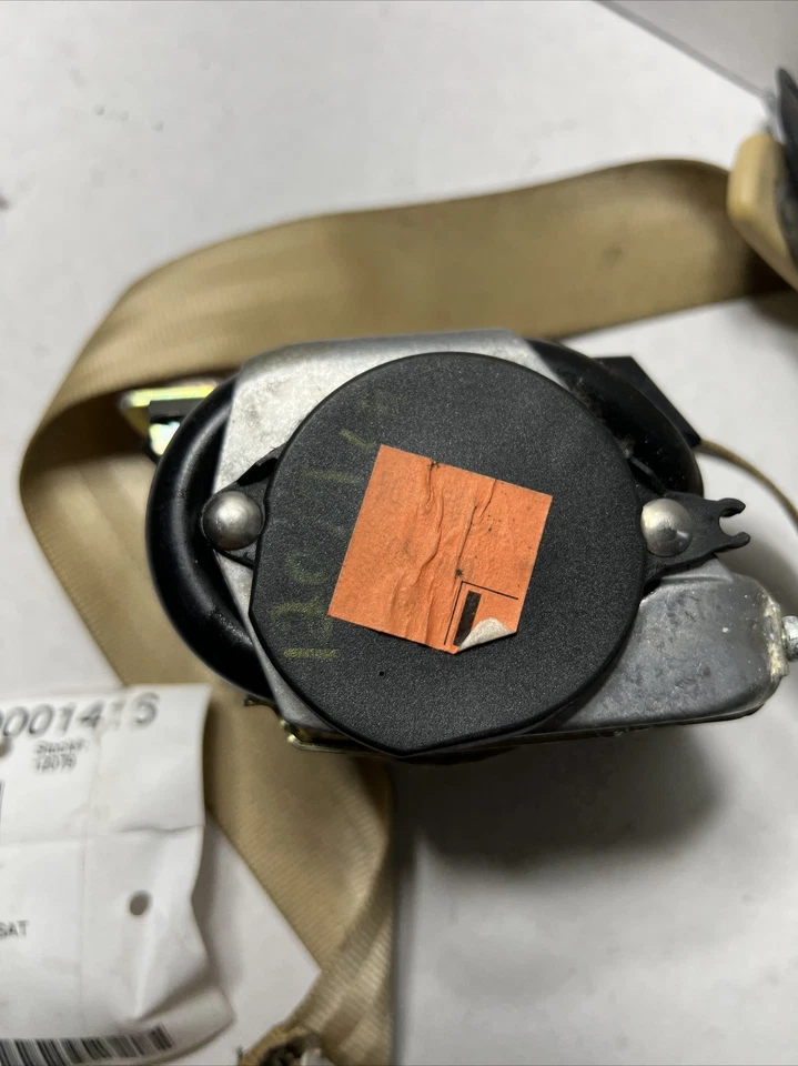 Volkswagen Passat 2001 conductor cinturón de seguridad retractor Foto 2 de 4