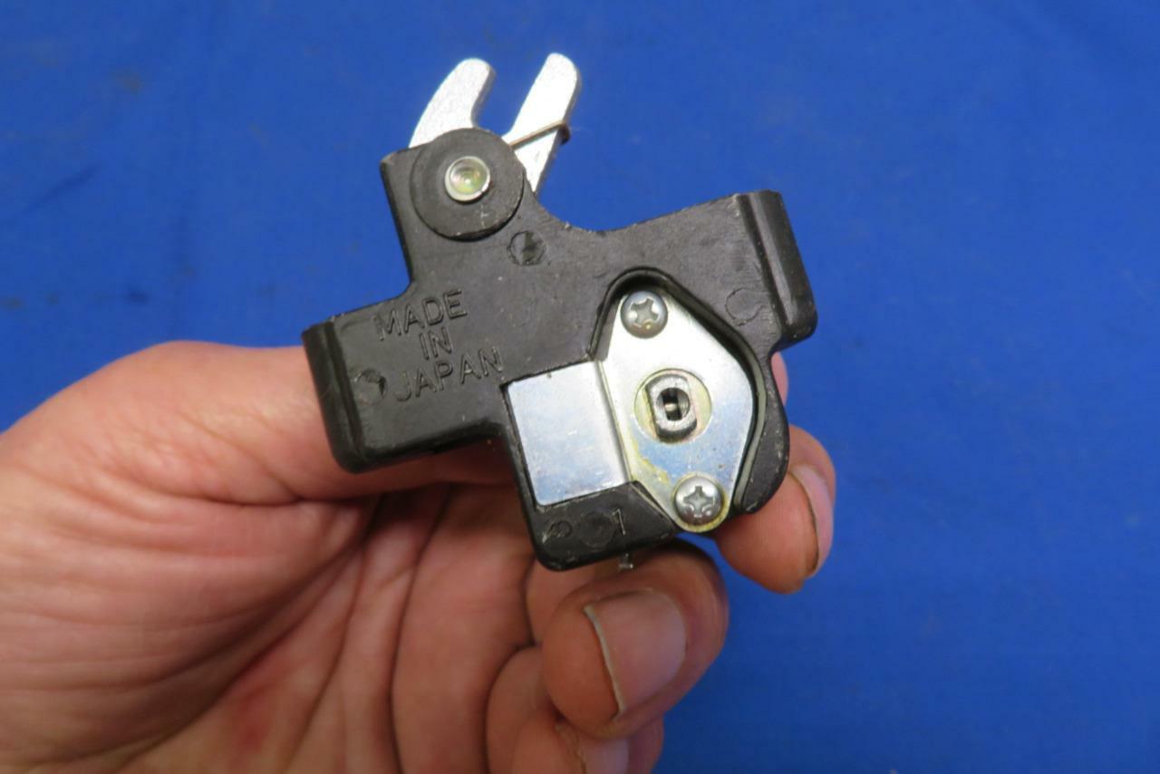 74 Kawasaki S 3 Mach II 400 Seat Lock Assembly OEM Cushion Locking 
