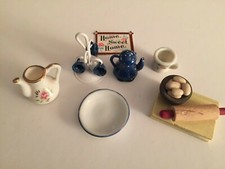 DOLLHOUSE antique/vintage miniatures: kitchen dishes, metal coffee pot/cups MOR