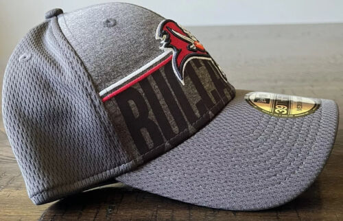 Tampa Bay Buccaneers New Era 2023 NFL Training Camp 39THIRTY Flex Fit Hat Men's - Picture 3 of 9