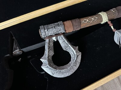 Assassin’s Creed III / Collector’s Press Kit Tomahawk Edition / Boîte