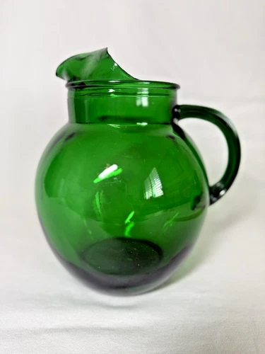 Vintage 1960’s Anchor Hocking Emerald Green 9” Ball Pitcher w/Ice Lip Gorgeous !