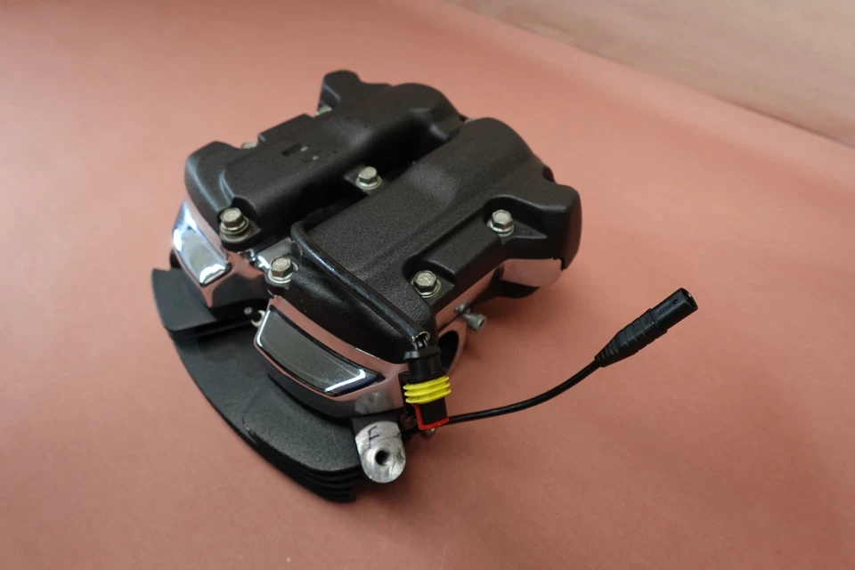 Harley-Davidson Fat Bob FXFBS 114 2018-2024 culata motor delantero Foto 2 de 4