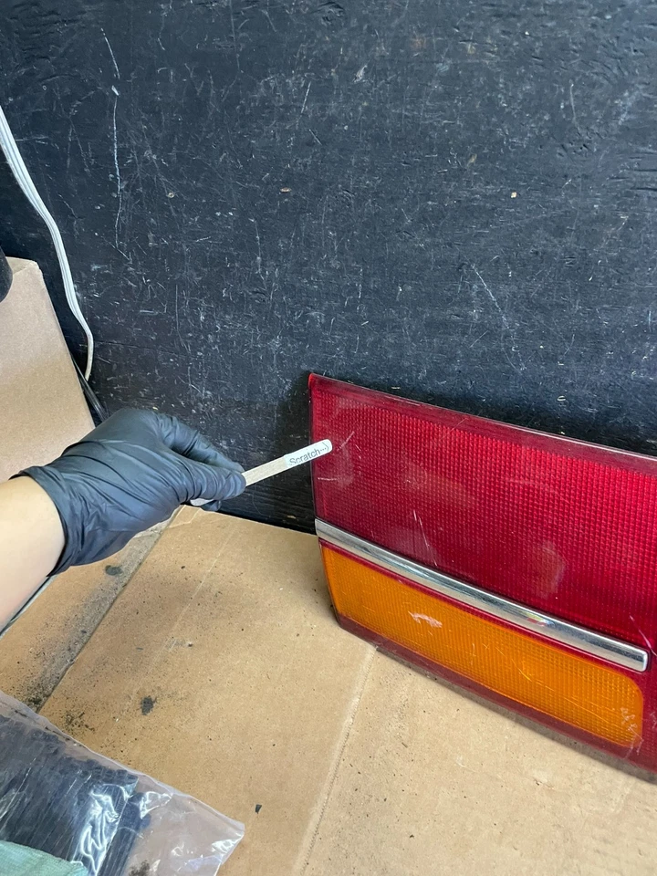 Luz trasera central para maletero Saturn L200 2000 a 2003 sedán S1159 DG Foto 4 de 4