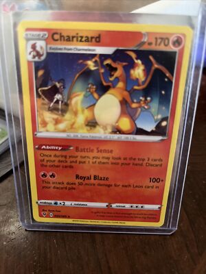 Charizard 025/185 Vivid Voltage NM - Mint Non-Holo Rare Pokemon