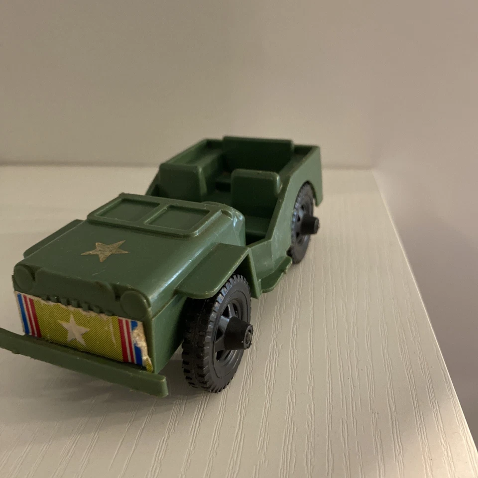VINTAGE TIM- MEE TOYS ARMY JEEP HARD PLASTIC 5 INCH AURORA ILL. USA - Image 3 of 4