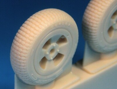 Barracuda Studios (BR-48344) 1:48 Sea Fury Main Wheels Block Tread