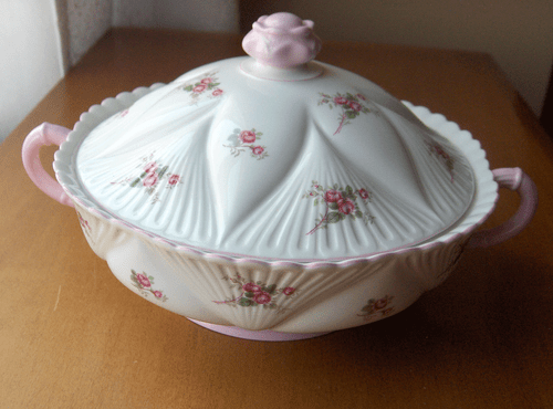 Shelley China Bridal Rose covered casserole dish~RARE~Pristine~made in England - Picture 2 of 8